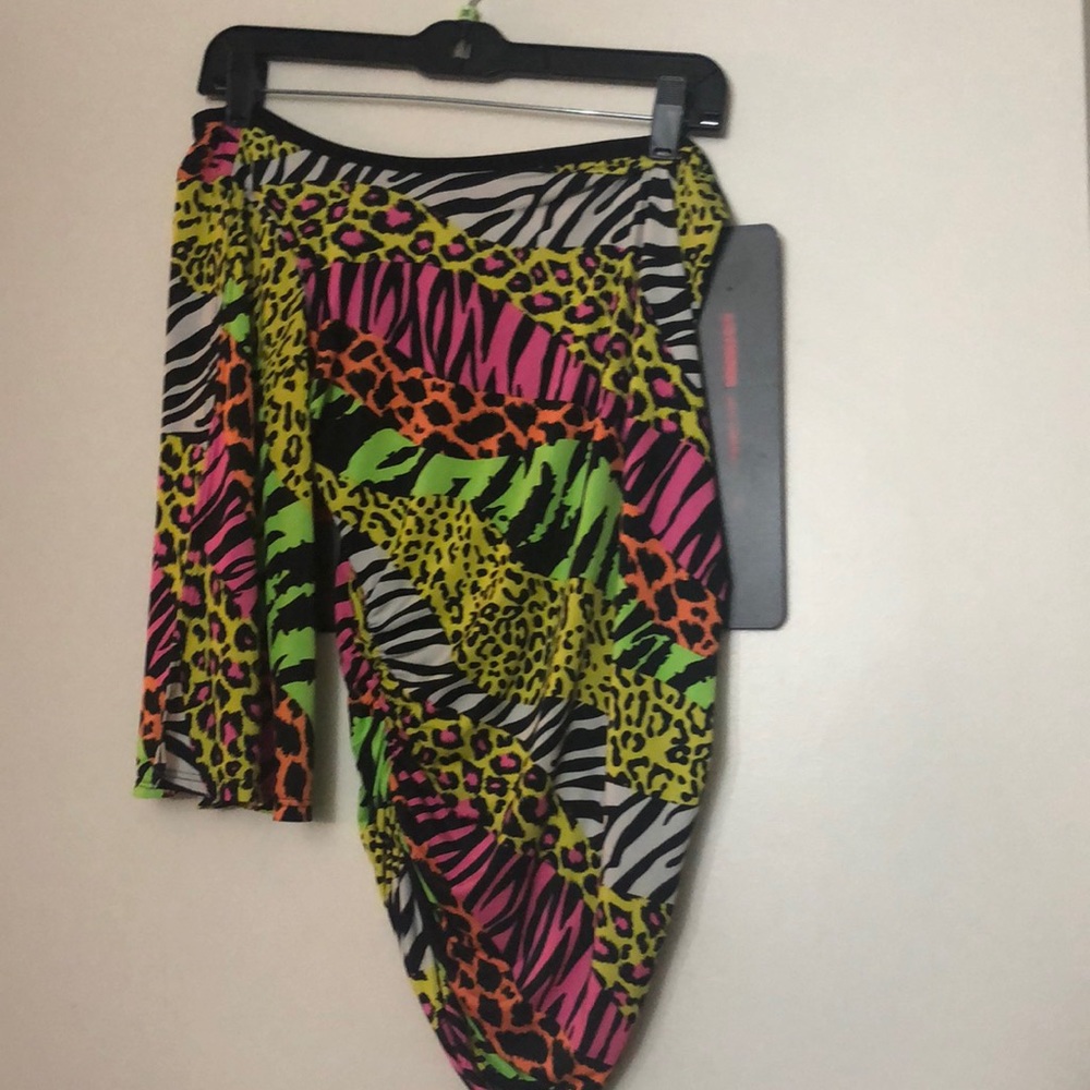 One sleeve multi color top